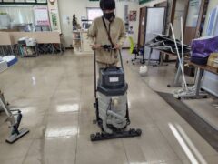 事務所床清掃　鹿児島市新栄町