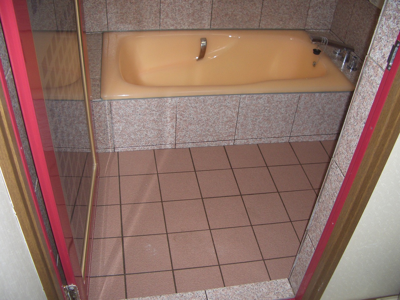 浴室クリーニング　タイル張り　ハウスクリーニング　鹿児島市谷山中央