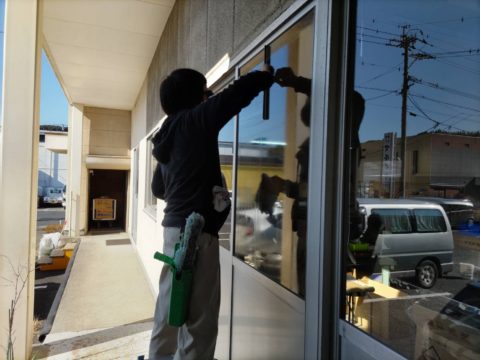 臨時清掃　ビルクリーニング　床清掃ワックス塗布　窓ガラス清掃　鹿児島市南栄町