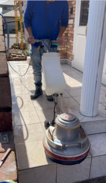大理石玄関ポーチの清掃研磨　鹿児島市花野光ヶ丘