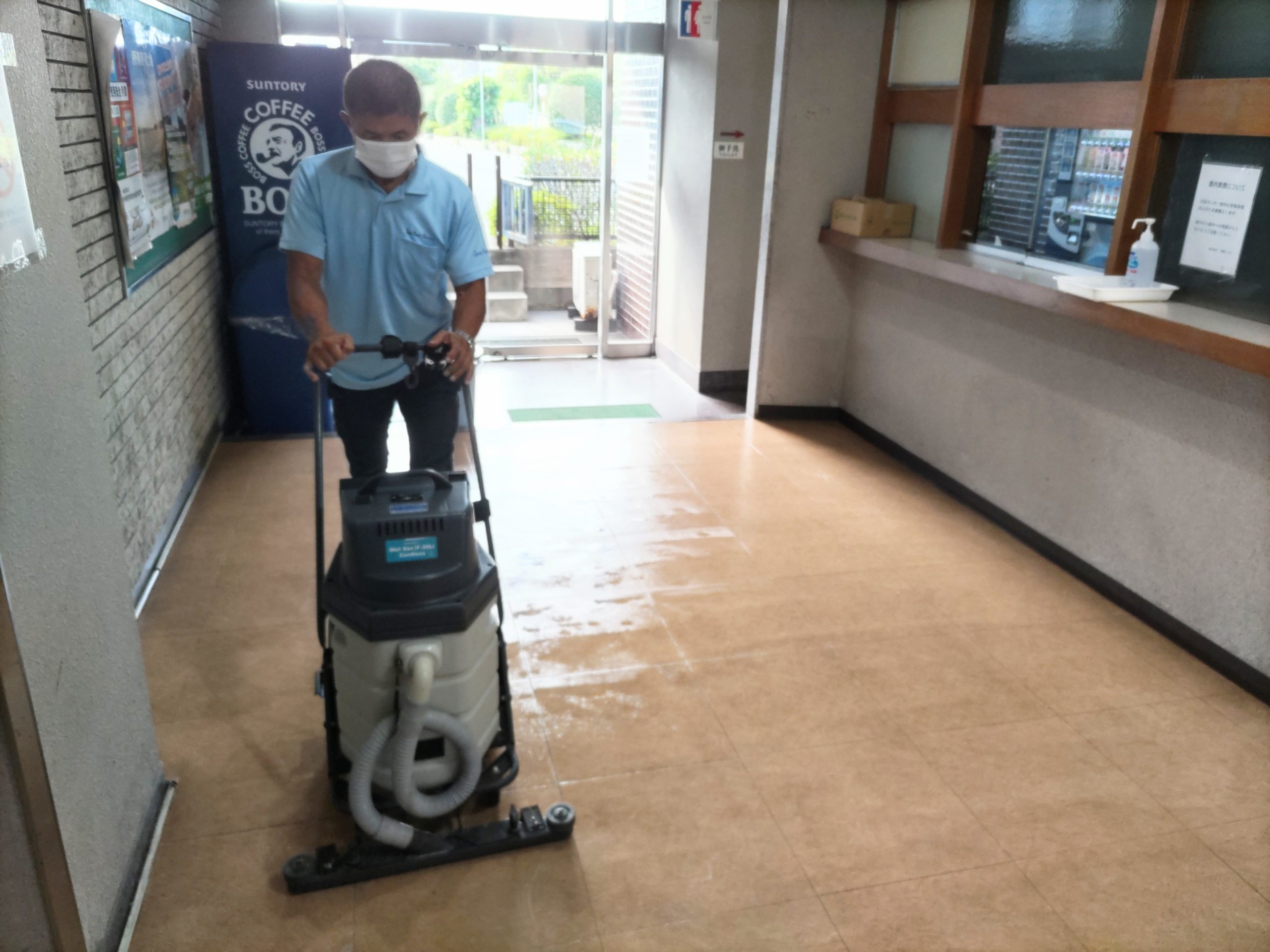 ビルクリーニング　定期清掃　床清掃ワックス塗布　鹿児島市鴨池新町